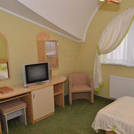 Hotel Serpanok Tyachiv Εξωτερικό φωτογραφία