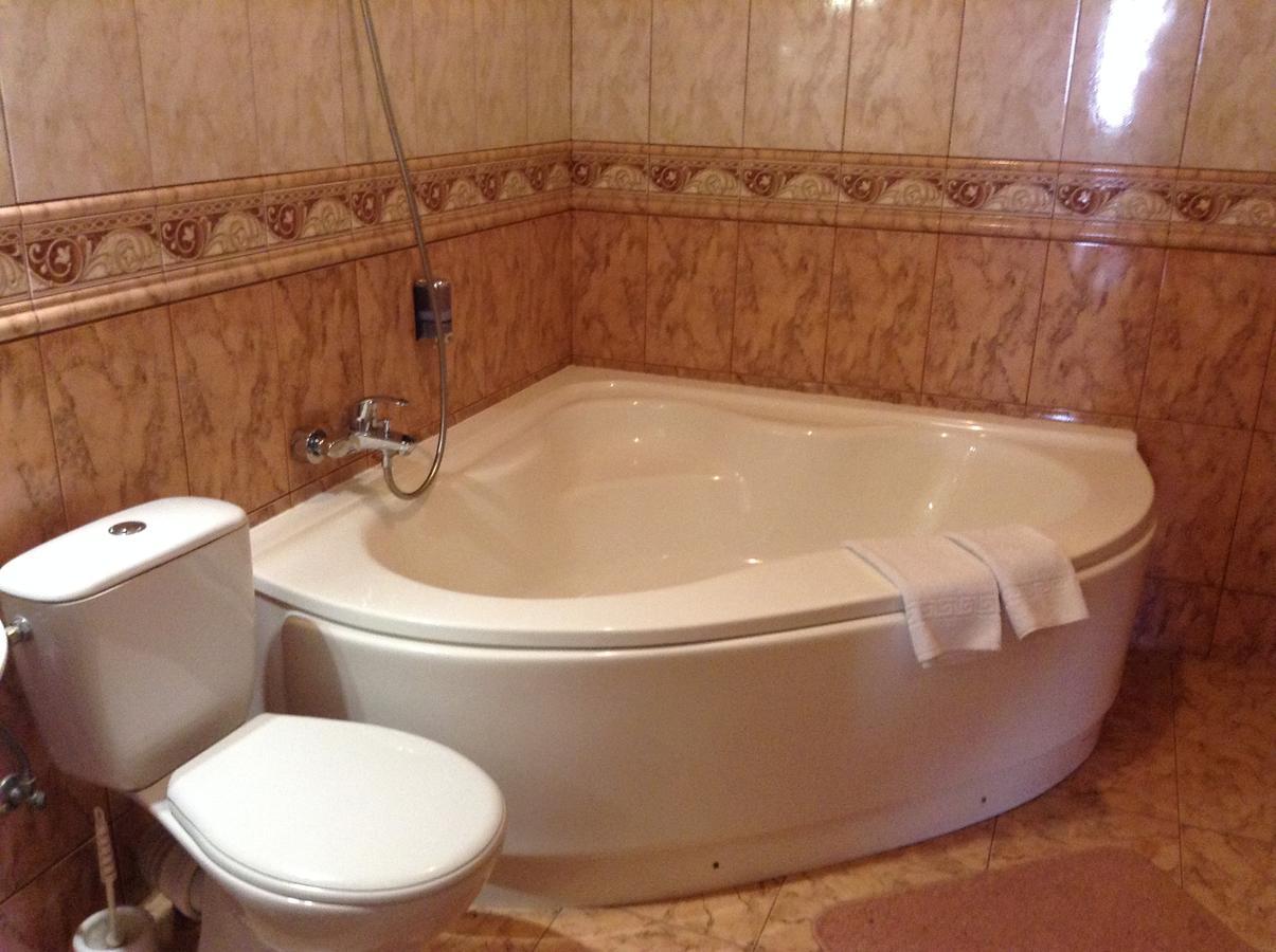 Hotel Serpanok Tyachiv Εξωτερικό φωτογραφία