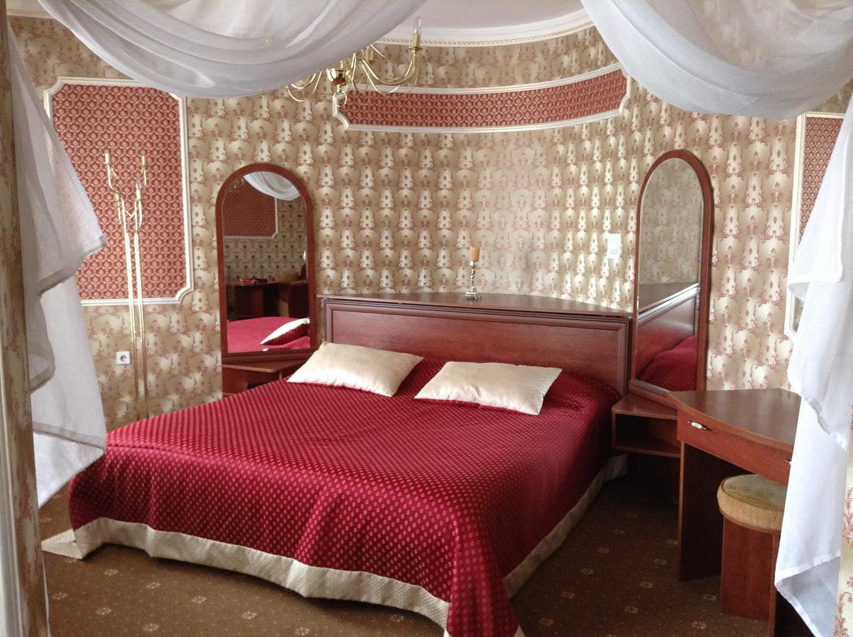 Hotel Serpanok Tyachiv Εξωτερικό φωτογραφία
