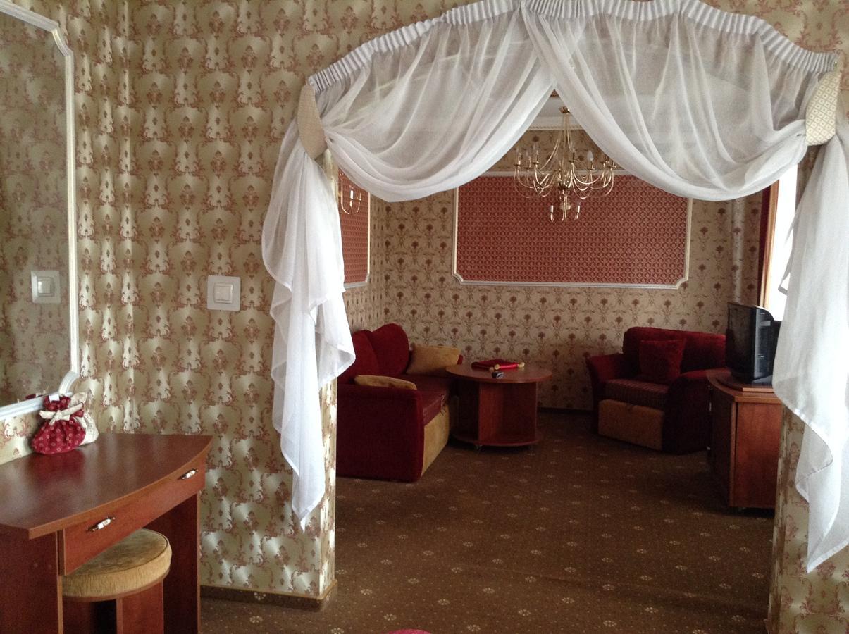 Hotel Serpanok Tyachiv Εξωτερικό φωτογραφία