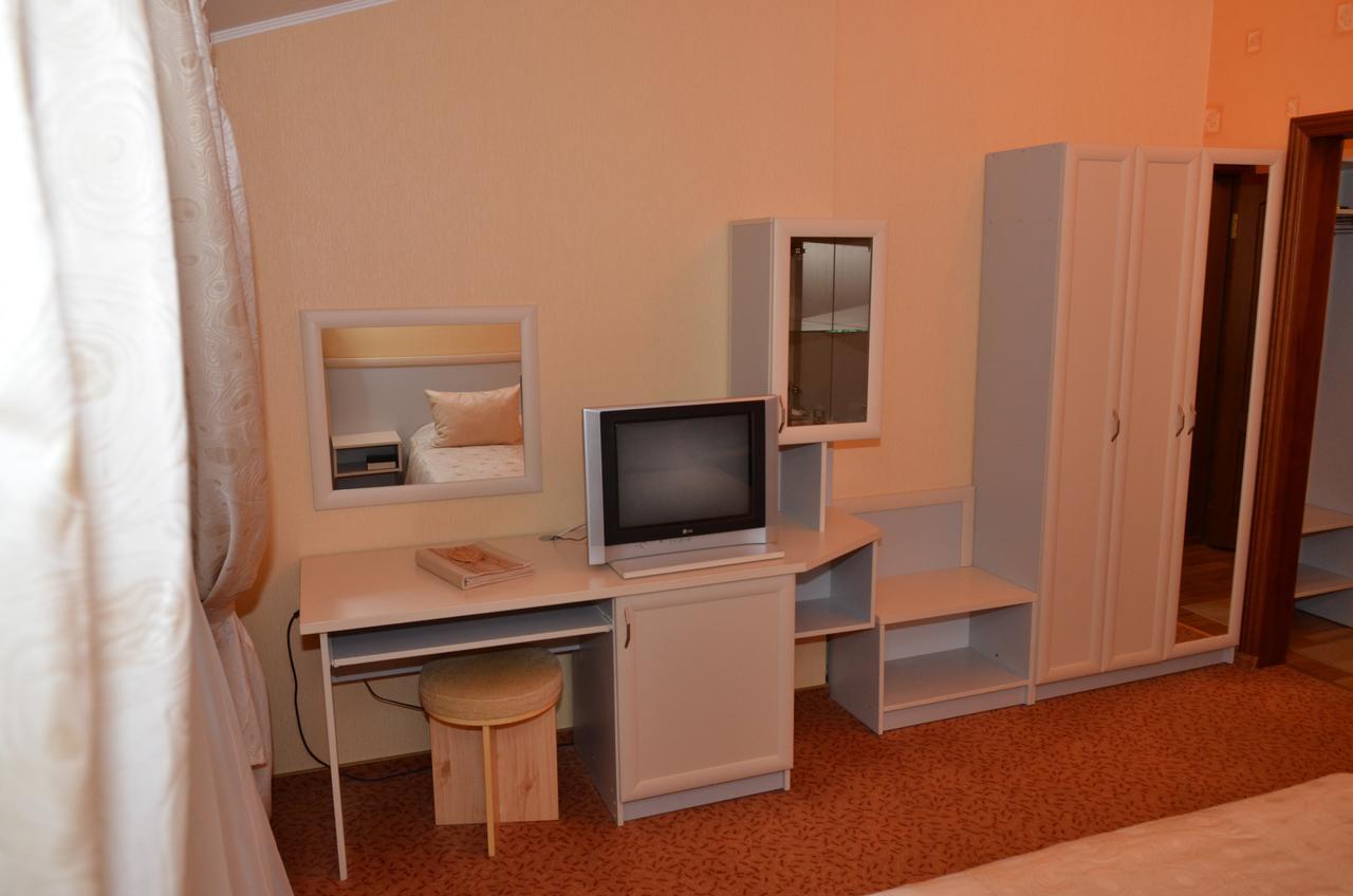 Hotel Serpanok Tyachiv Εξωτερικό φωτογραφία