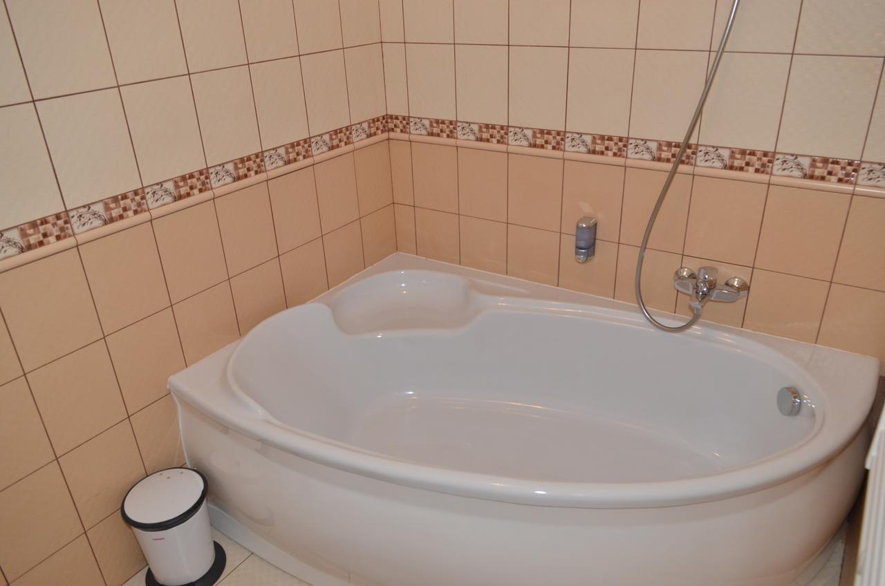 Hotel Serpanok Tyachiv Εξωτερικό φωτογραφία