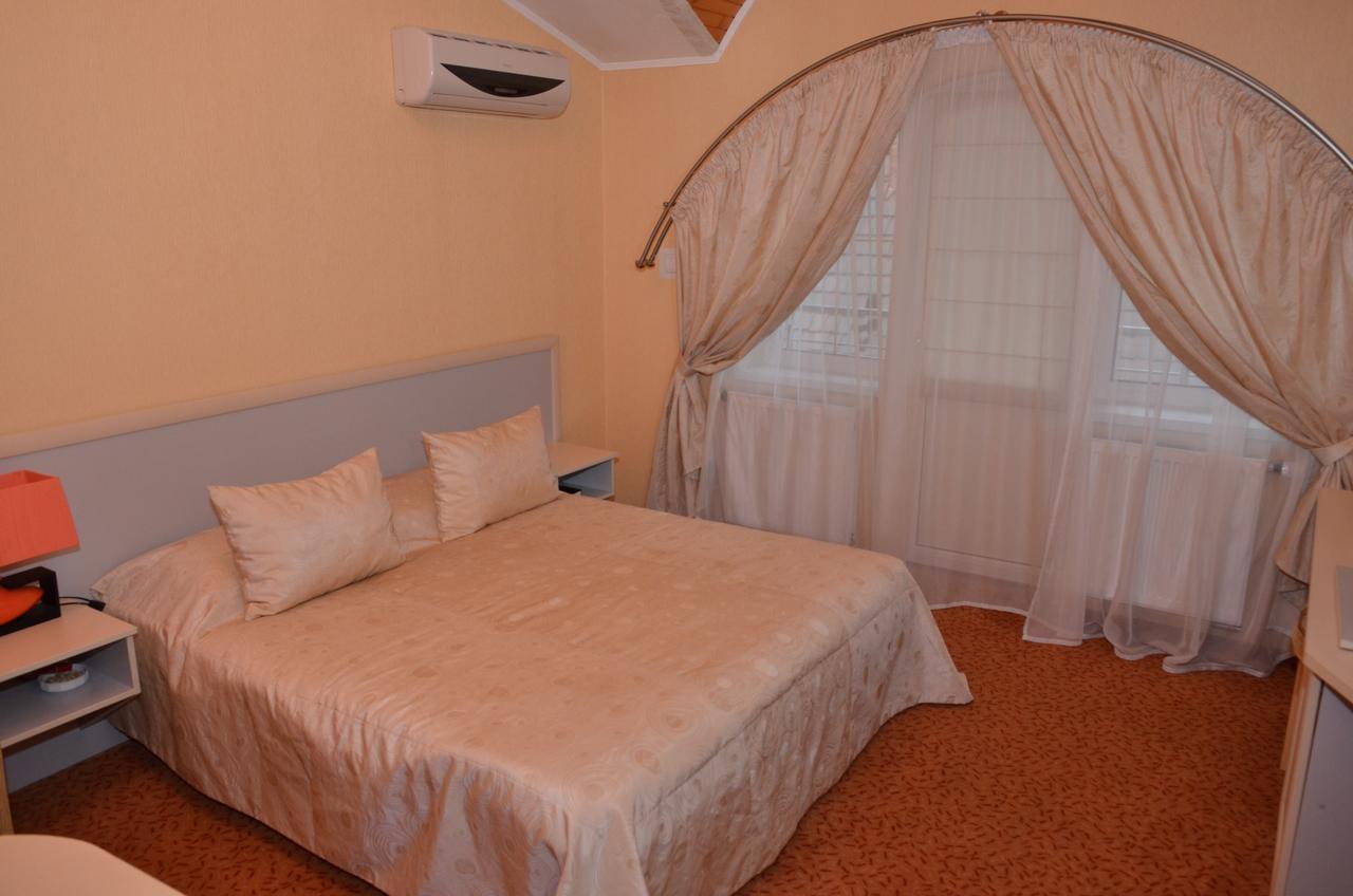 Hotel Serpanok Tyachiv Εξωτερικό φωτογραφία