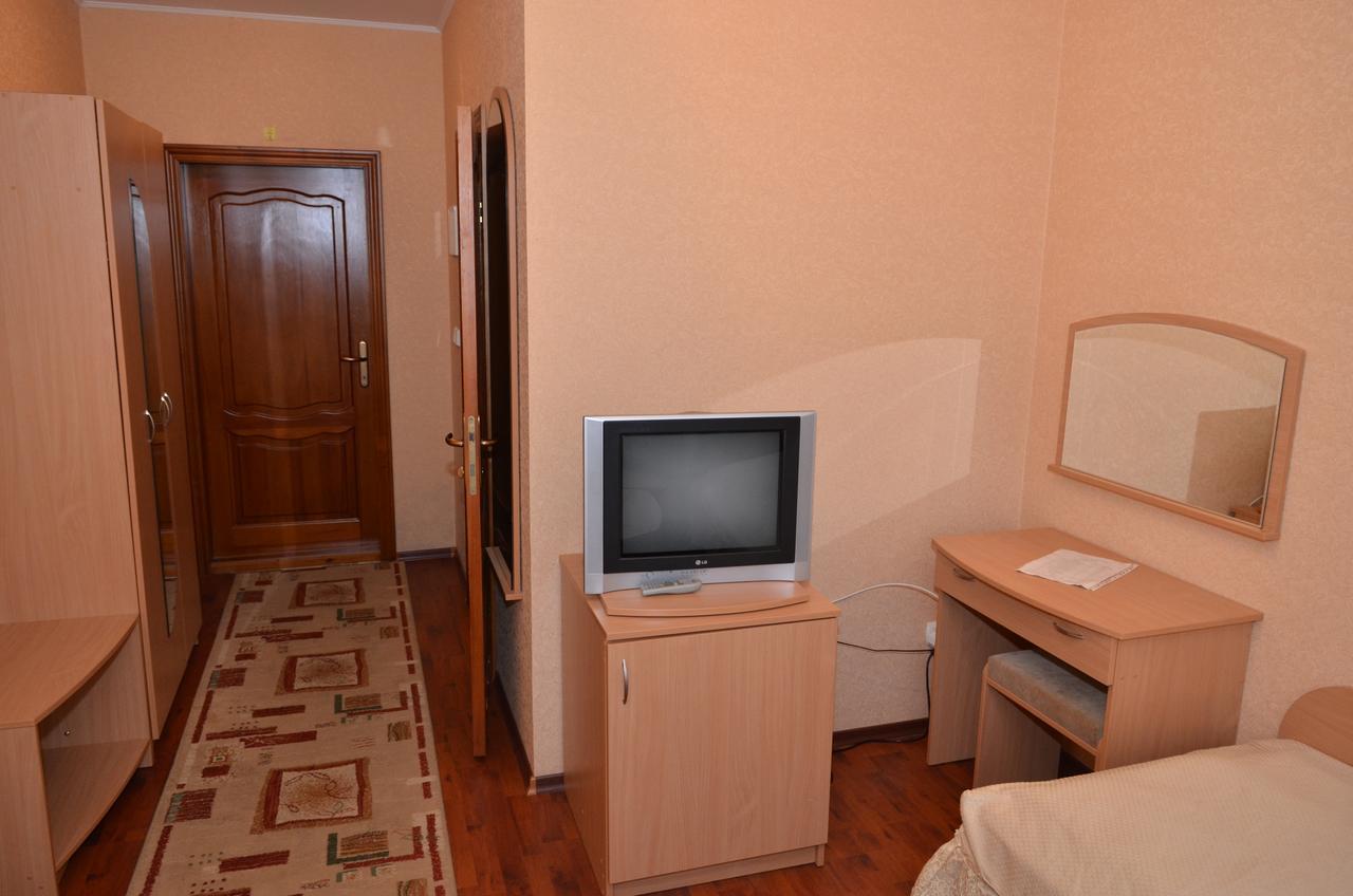 Hotel Serpanok Tyachiv Εξωτερικό φωτογραφία