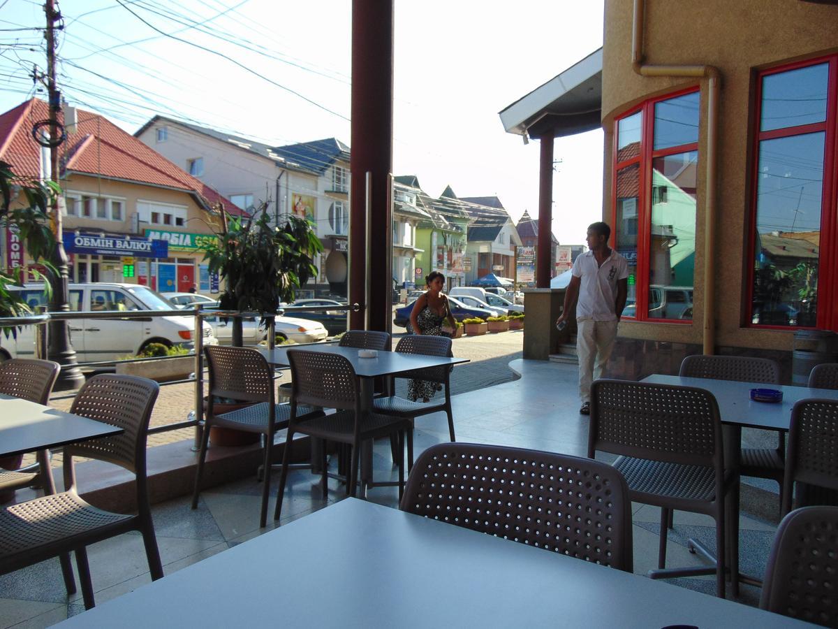 Hotel Serpanok Tyachiv Εξωτερικό φωτογραφία
